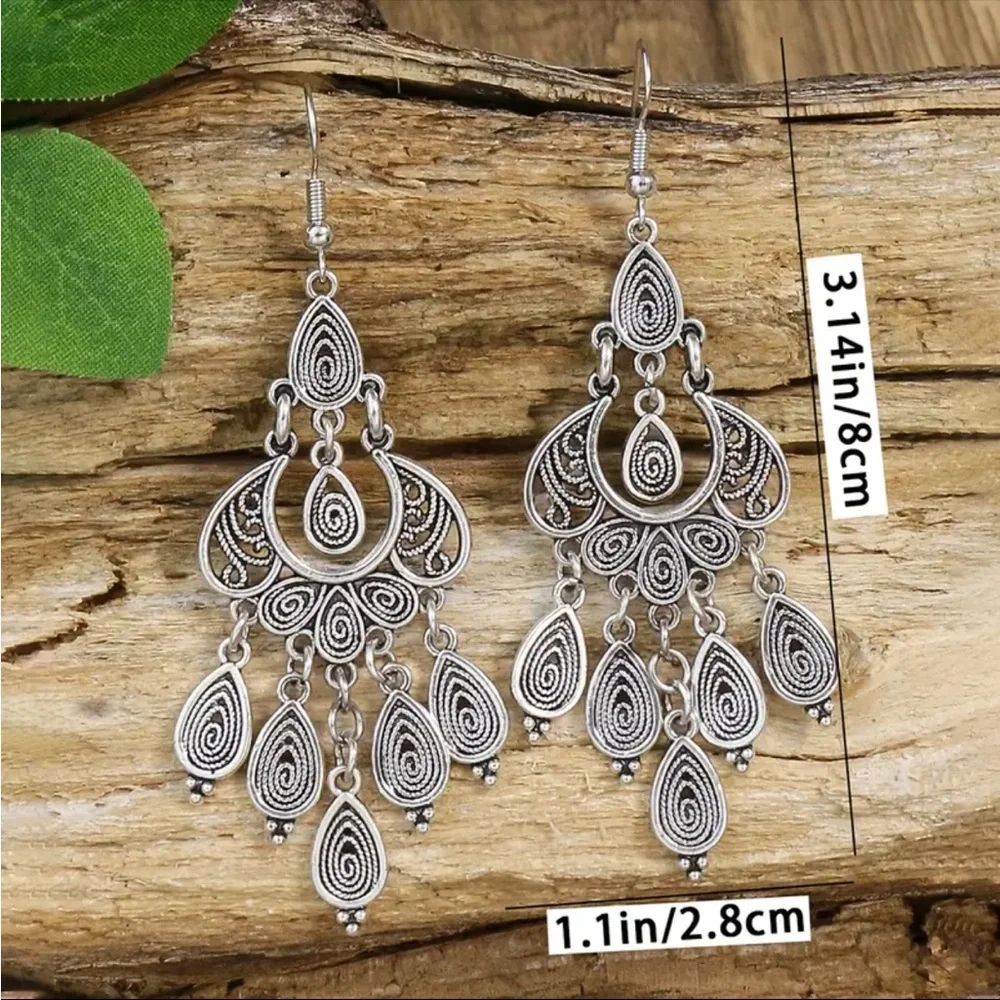 Exquisite Vintage Style Chandelier Earrings‎ Retro Inspired Silver Tribal Design